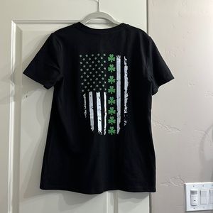 New women’s T-shirt, Irish flag fits like women’s XL please read description